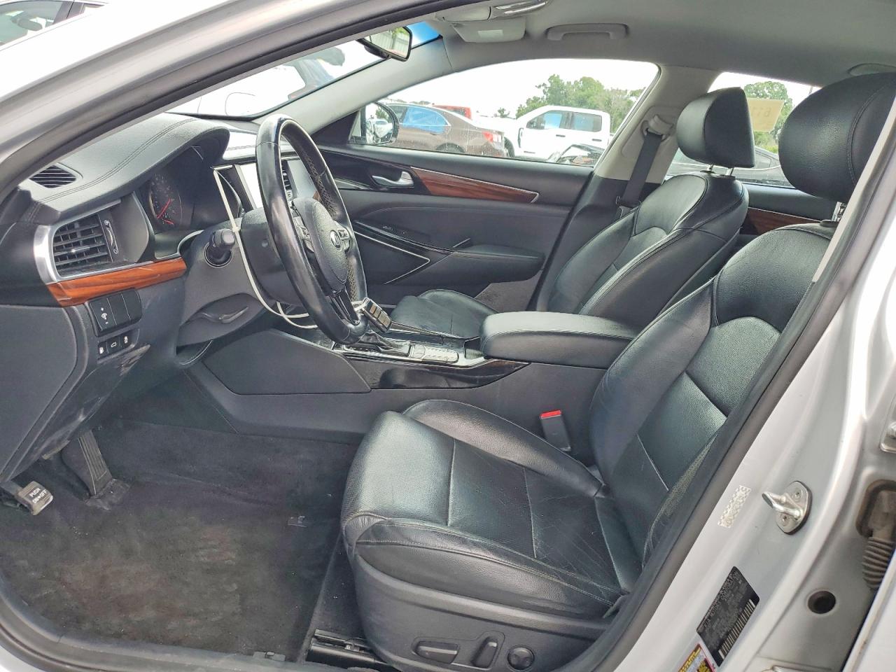 2017 KIA CADENZA Premium