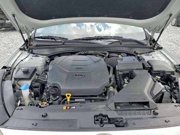 2017 KIA CADENZA Premium