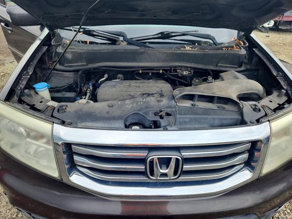 2015 HONDA PILOT TOURING — Engine bay