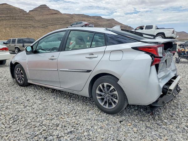 2022 TOYOTA PRIUS