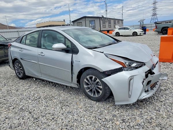 2022 TOYOTA PRIUS