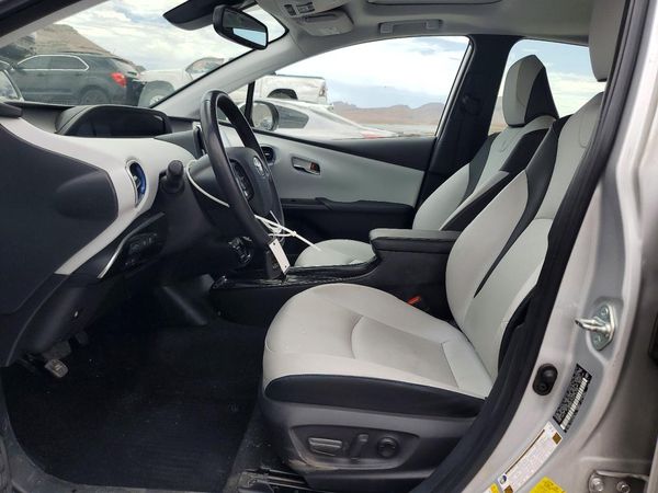 2022 TOYOTA PRIUS