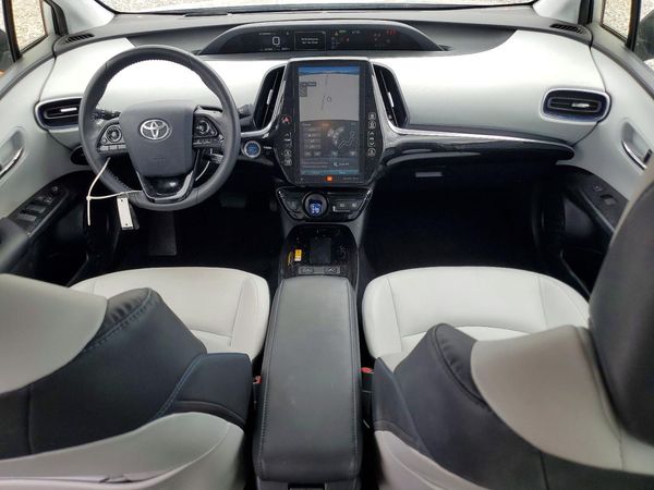 2022 TOYOTA PRIUS