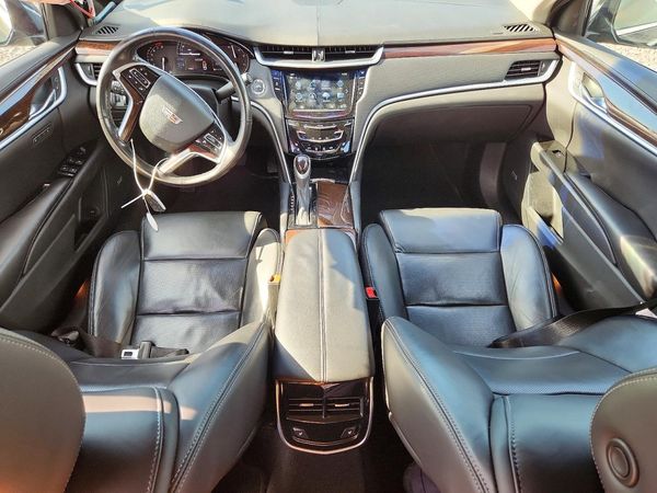2017 CADILLAC XTS Luxury