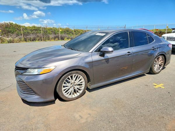 2018 TOYOTA CAMRY L/LE/SE/XLE — Front 3/4
