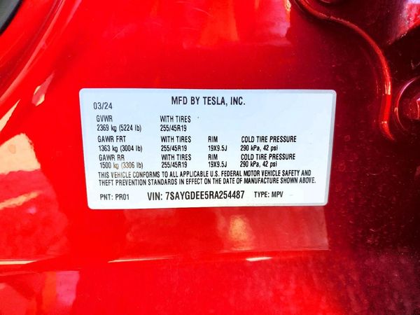 2024 TESLA MODEL Y