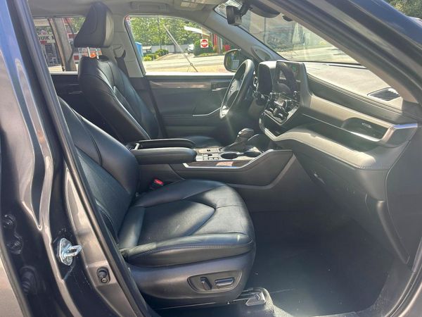 2023 TOYOTA HIGHLANDER Limited