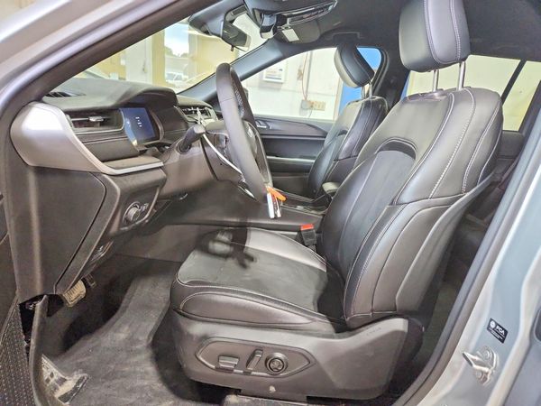2025 JEEP GRAND CHEROKE Laredo, Altitude