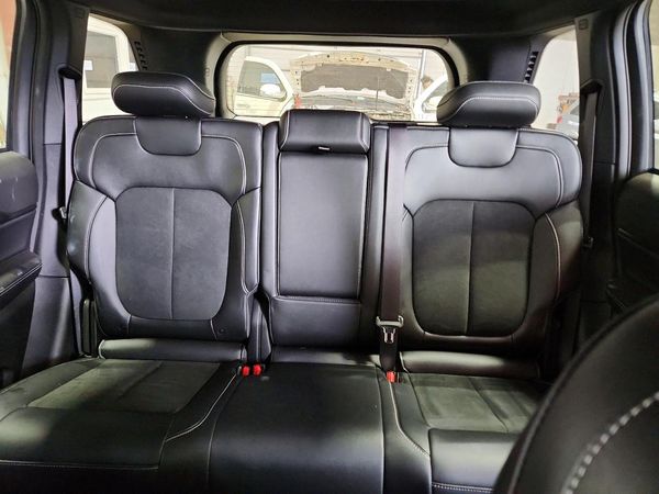 2025 JEEP GRAND CHEROKE Laredo, Altitude
