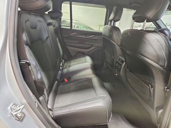 2025 JEEP GRAND CHEROKE Laredo, Altitude