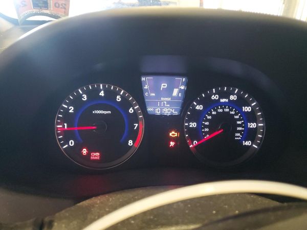 2012 HYUNDAI ACCENT