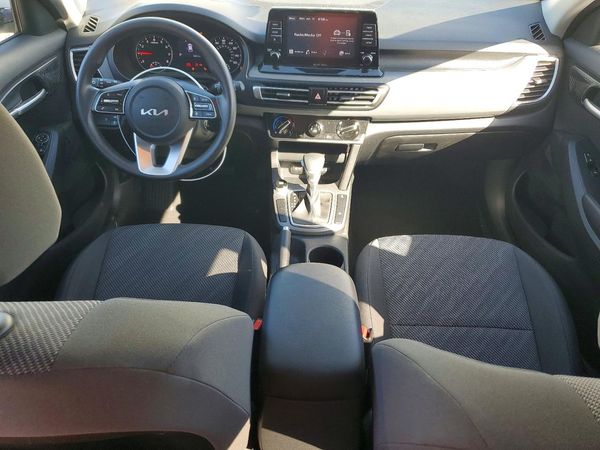 2023 KIA SELTOS LX