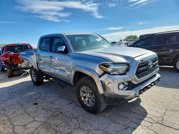 2017 TOYOTA TACOMA — Passenger 3/4