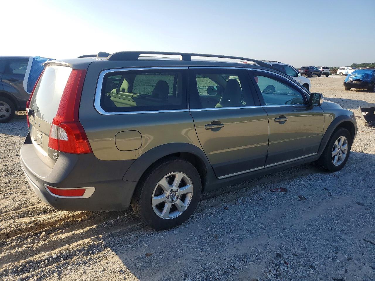 2010 VOLVO XC70 3.2