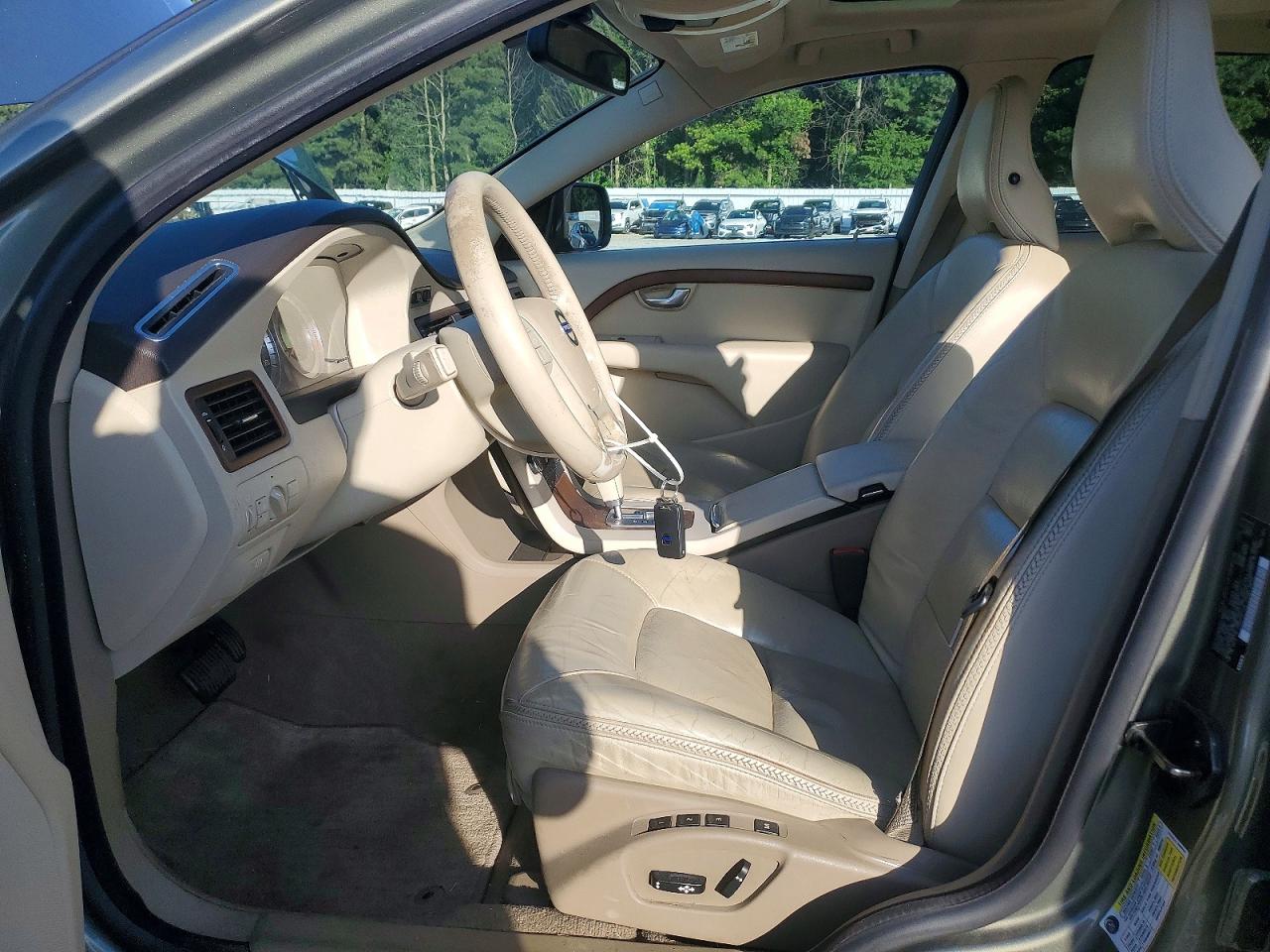 2010 VOLVO XC70 3.2