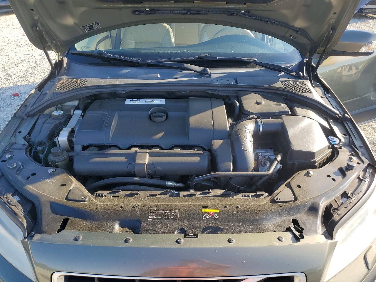 2010 VOLVO XC70 3.2
