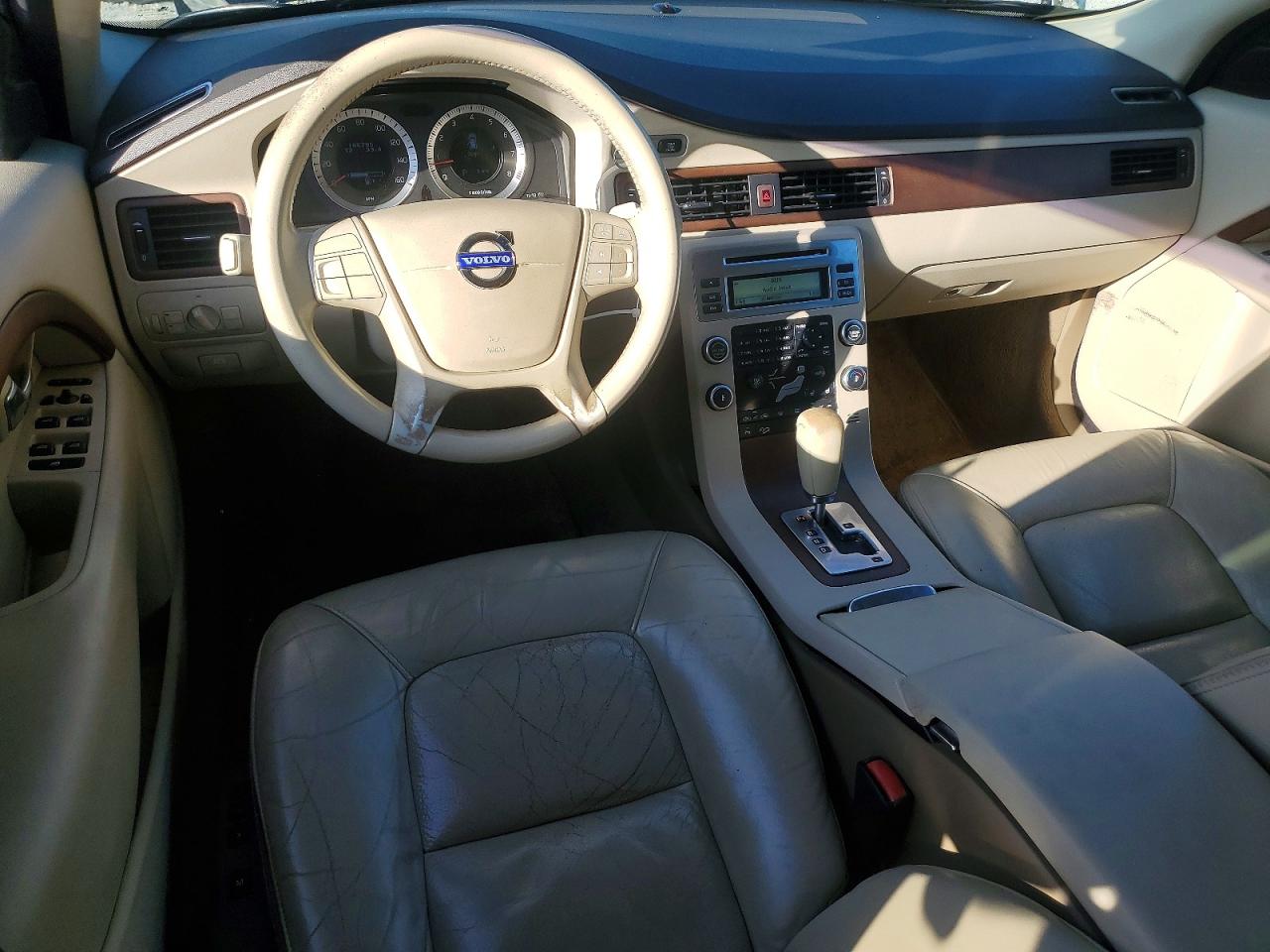 2010 VOLVO XC70 3.2