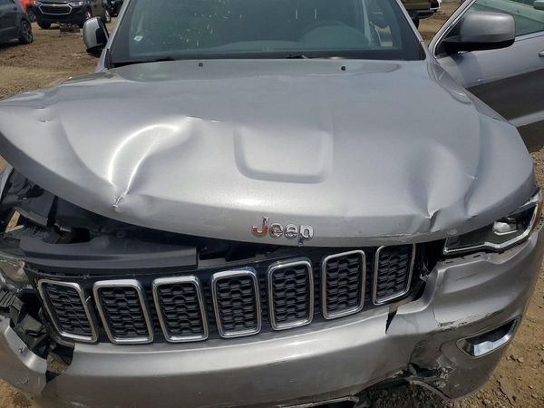 2019 JEEP GRAND CHEROKEE Laredo