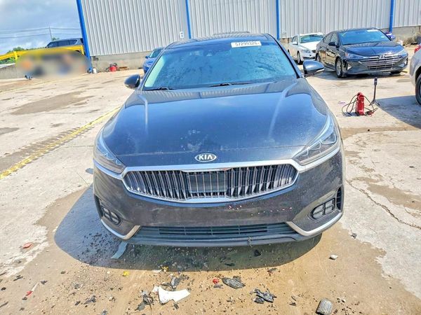 2017 KIA CADENZA