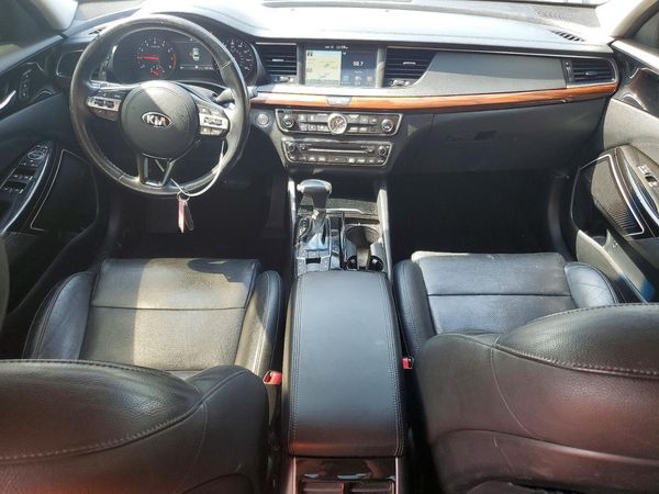 2017 KIA CADENZA