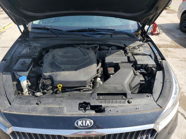 2017 KIA CADENZA