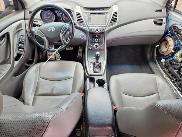 2015 HYUNDAI ELANTRA GLS(Middle)