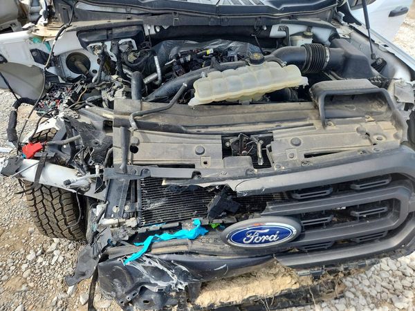 2021 FORD F150 — Engine bay