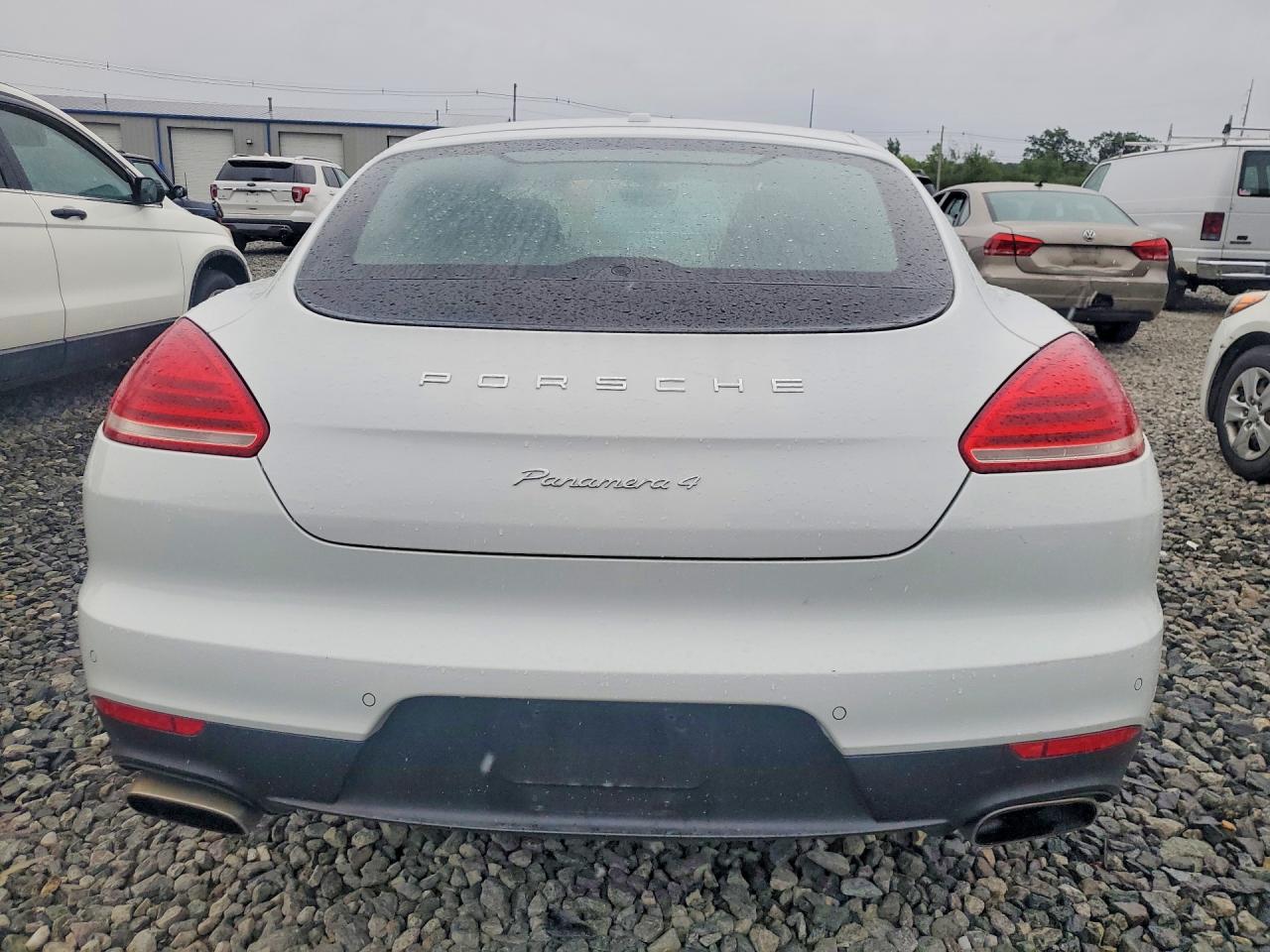 2016 PORSCHE PANAMERA Base (2WD), 4 (4WD)