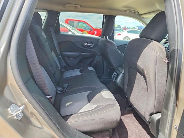 2016 JEEP CHEROKEE SPORT FWD