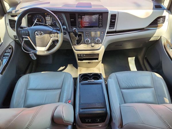 2019 TOYOTA SIENNA