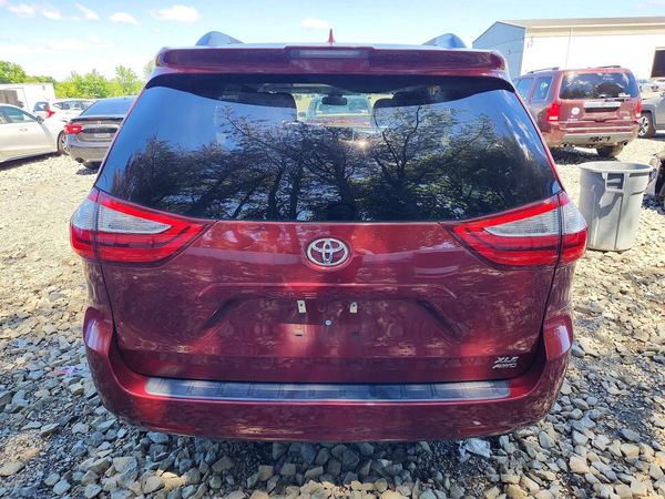2019 TOYOTA SIENNA