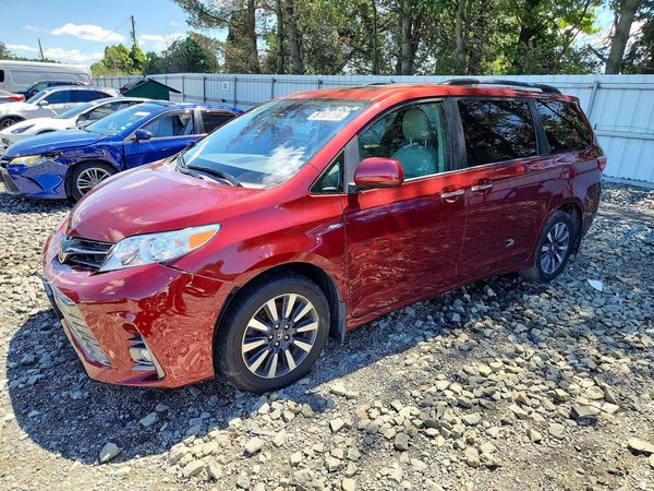 2019 TOYOTA SIENNA