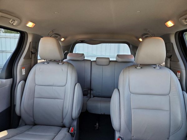 2019 TOYOTA SIENNA