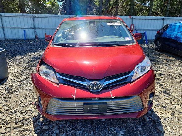 2019 TOYOTA SIENNA