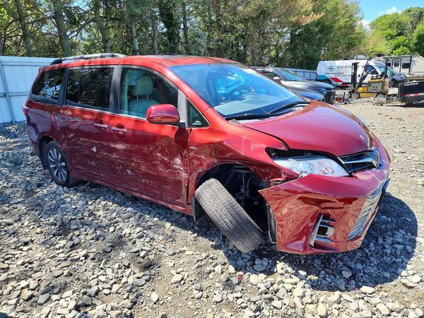 2019 TOYOTA SIENNA