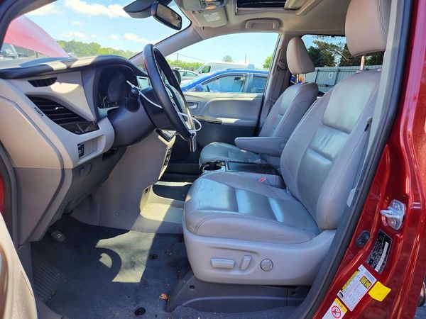 2019 TOYOTA SIENNA