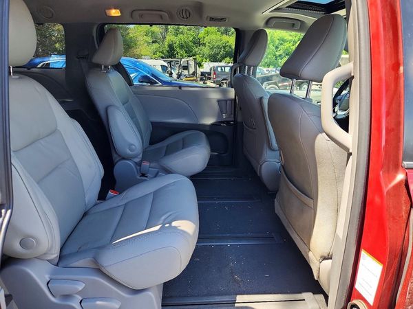 2019 TOYOTA SIENNA