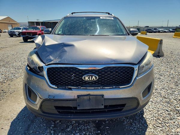 2017 KIA SORENTO L, LX