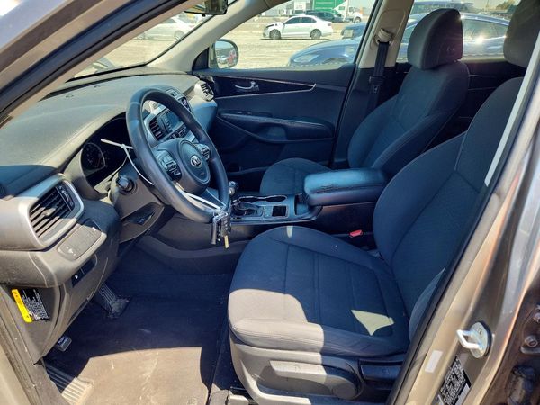 2017 KIA SORENTO L, LX