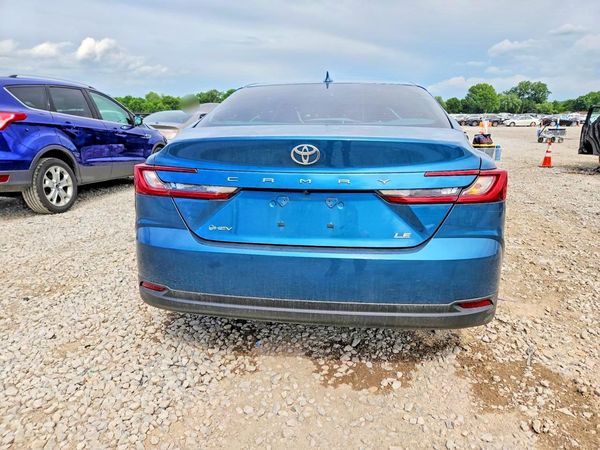 2025 TOYOTA CAMRY
