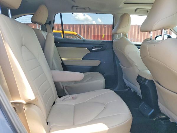 2024 TOYOTA HIGHLANDER