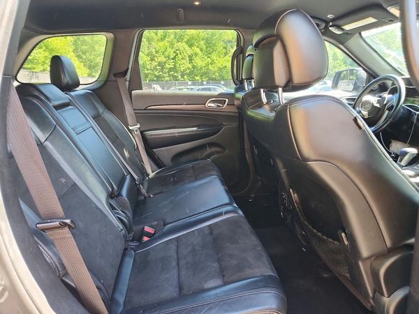 2019 JEEP GRAND CHEROKEE LAREDO 4X4