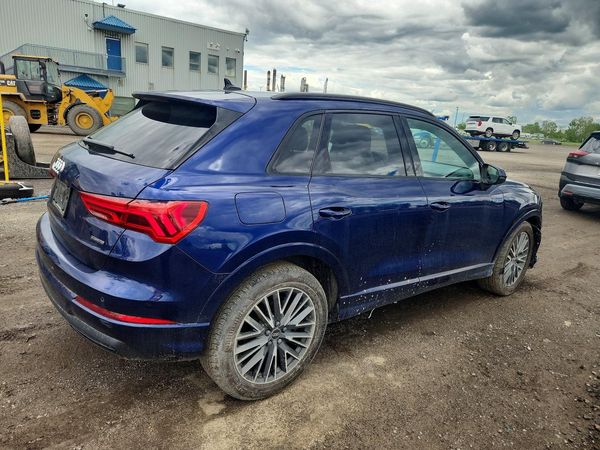 2023 AUDI Q3 quattro Premium