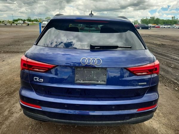 2023 AUDI Q3 quattro Premium
