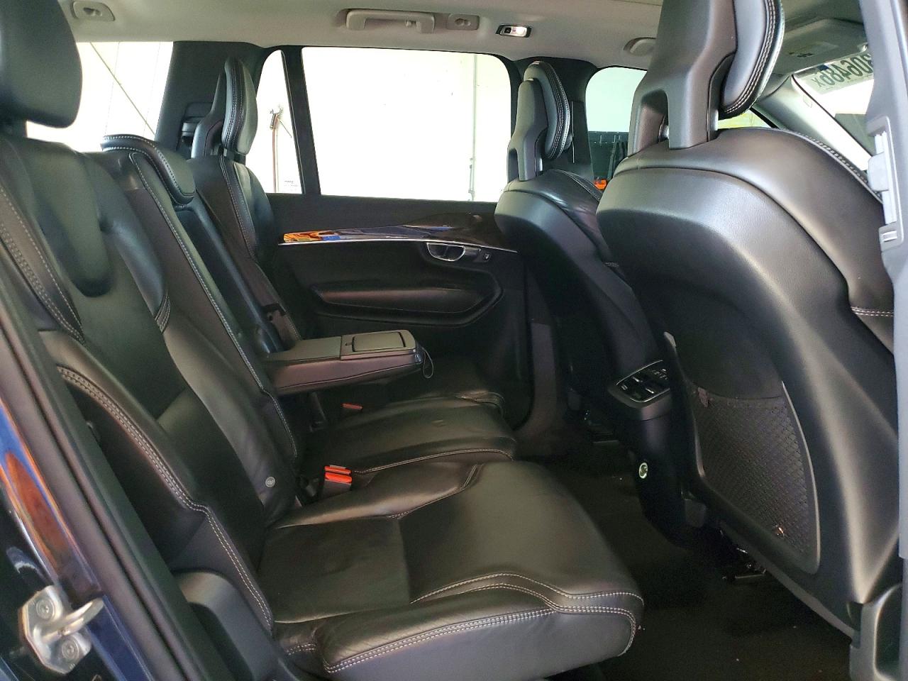 2016 VOLVO XC90 SV42 Momentum