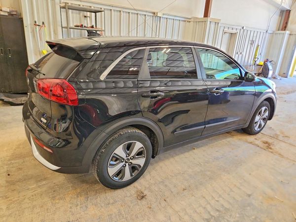 2017 KIA NIRO FE / LX / LX Tech