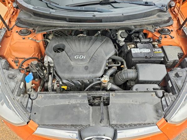 2015 HYUNDAI VELOSTER GLS(Middle)