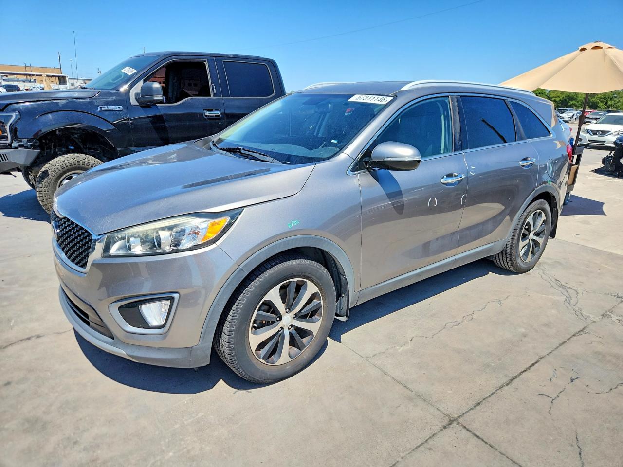 2017 KIA SORENTO EX — Front 3/4