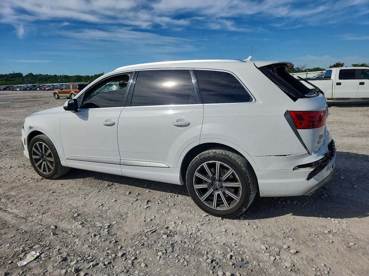 2017 AUDI Q7 quattro Premium Plus