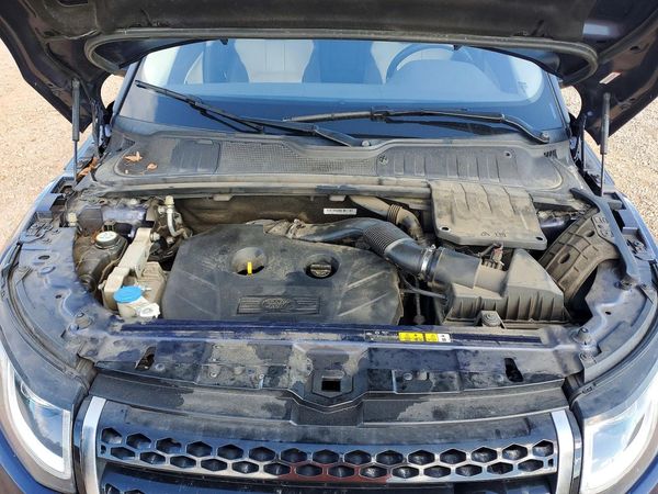 2017 LAND ROVER RANGE ROVER EVOQUE SE — Engine bay